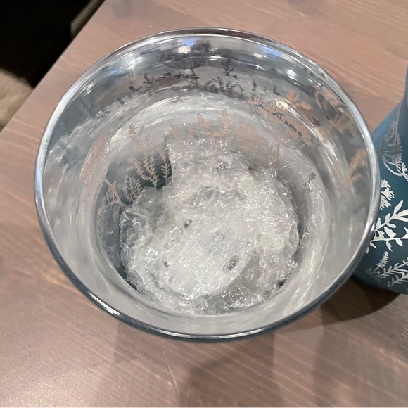 ❌SOLD❌ Blue & Silver Floral Glass Flameless Candle Holder w/ Flameless Candle - Picture 4 of 7